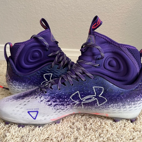 UNDER ARMOUR CLEATS - Picture 2 of 9